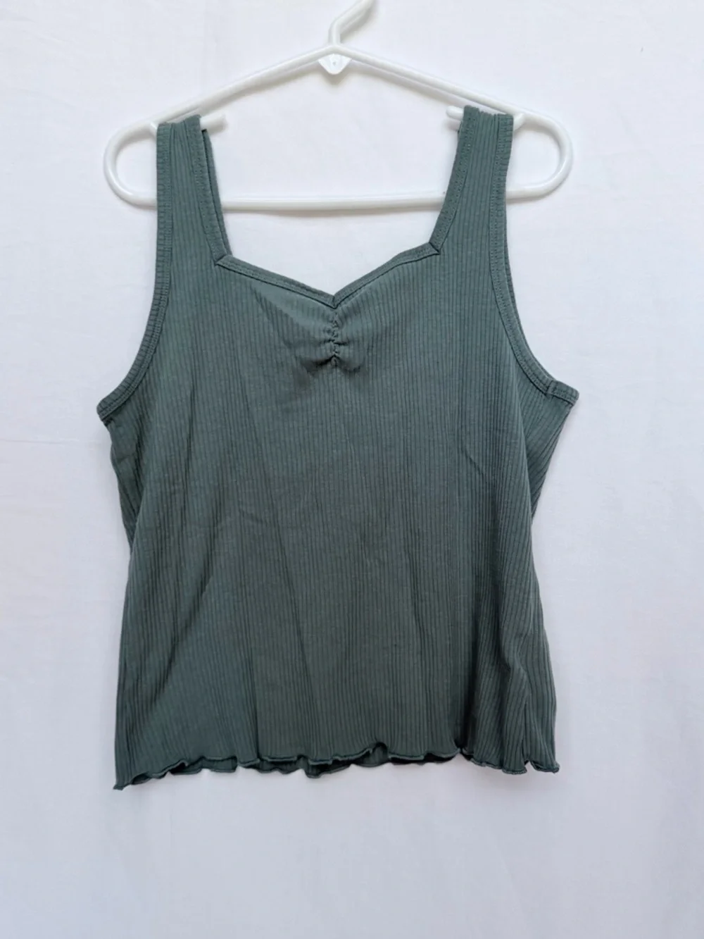4 pack Old Navy Ribbed Scoop-Neck Tank